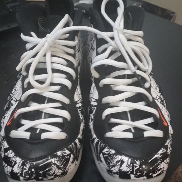 Nike Air Foamposite One. Size 12 - Picture 4 of 6